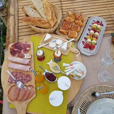 La Lyalis Bed & Breakfast *